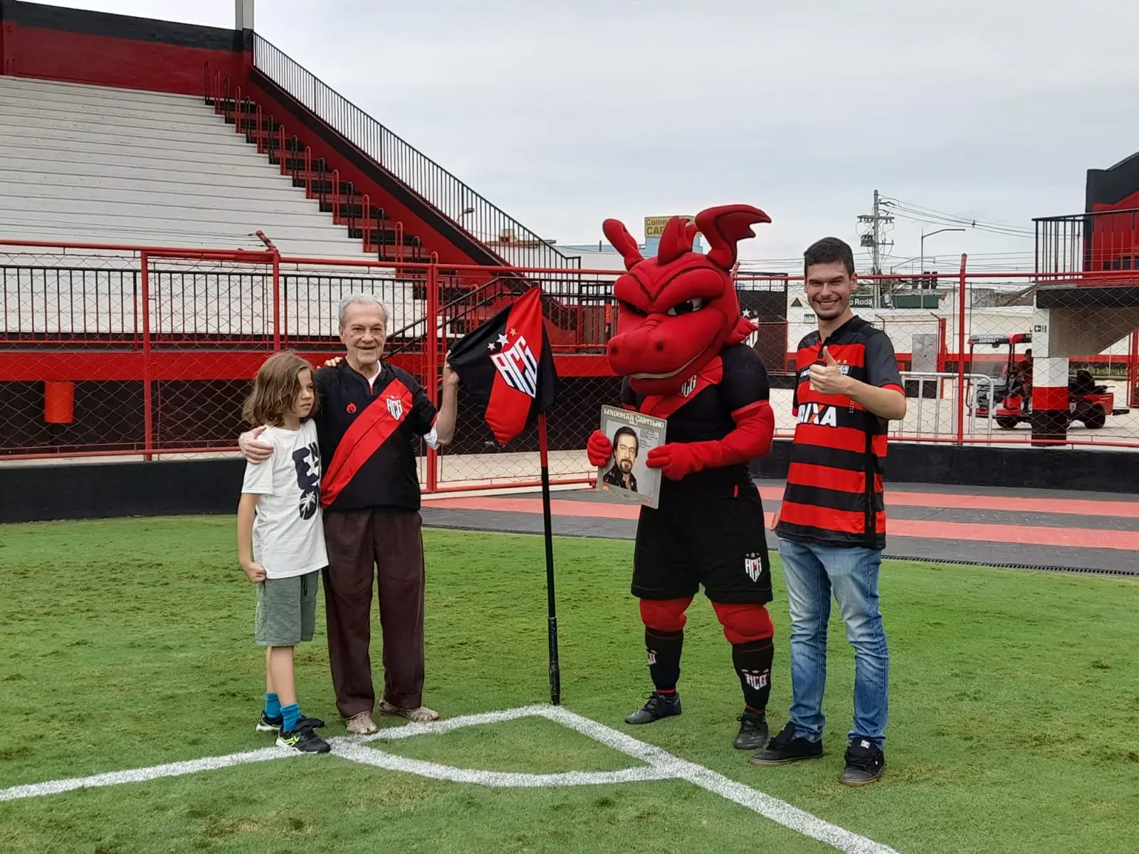 Lindomar Castilho compôs música para o Atlético: “Respeita as cores, vagabundo”