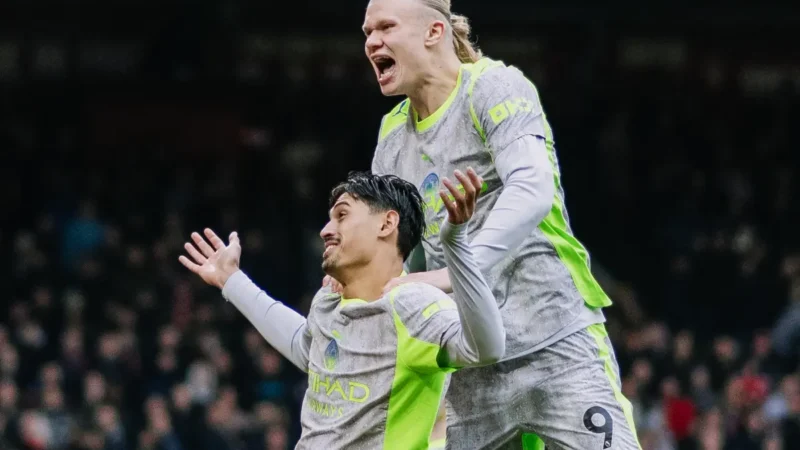 Manchester City sofre mas supera o Forest e briga pela ponta no Inglês