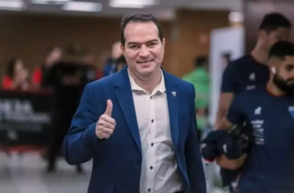 Marcelo Paz assume o Corinthians com discurso de planejamento e seriedade