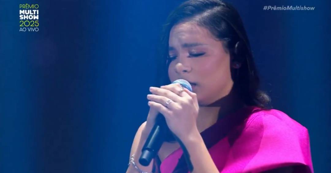 ‘Nós te amamos, Jesus’, grita Maria Marçal no Prêmio Multishow