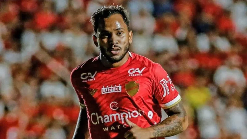 Meia ex-Vila Nova é contratado pelo Goiás