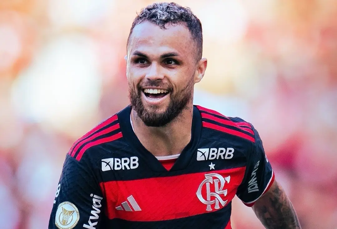 Michael fala sobre futuro no Flamengo: “tento levar alegria”