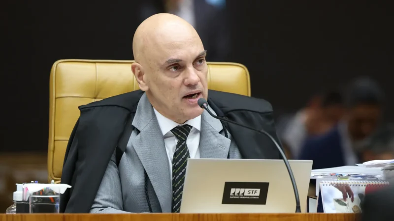 Moraes aciona governo Lula para pedir aos EUA extradição de Ramagem