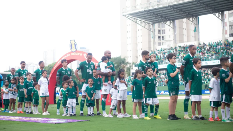 Mudanças no elenco do Goiás; saiba quem deve continuar para 2026