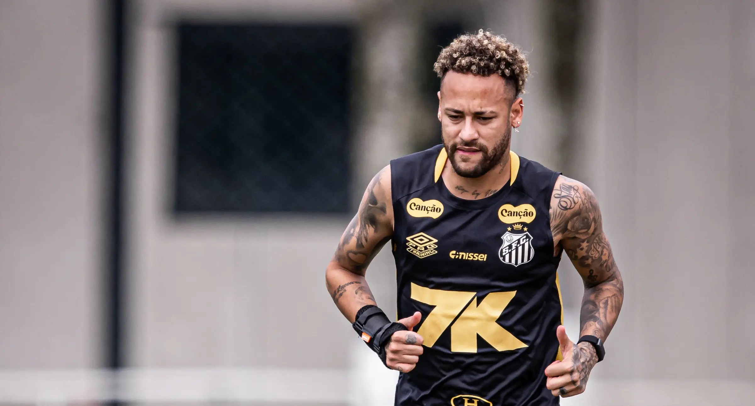 Neymar é relacionado para jogo contra o Juventude