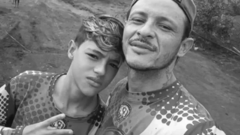 Pai, filho e cachorro da família morrem após carro bater contra pá carregadeira na GO-206