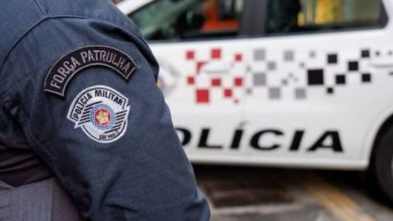 Policiais militares trocam tiros com suspeitos de assaltar farmácia no Morumbi