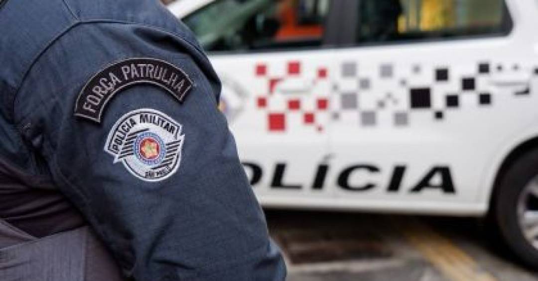 Policiais militares trocam tiros com suspeitos de assaltar farmácia no Morumbi