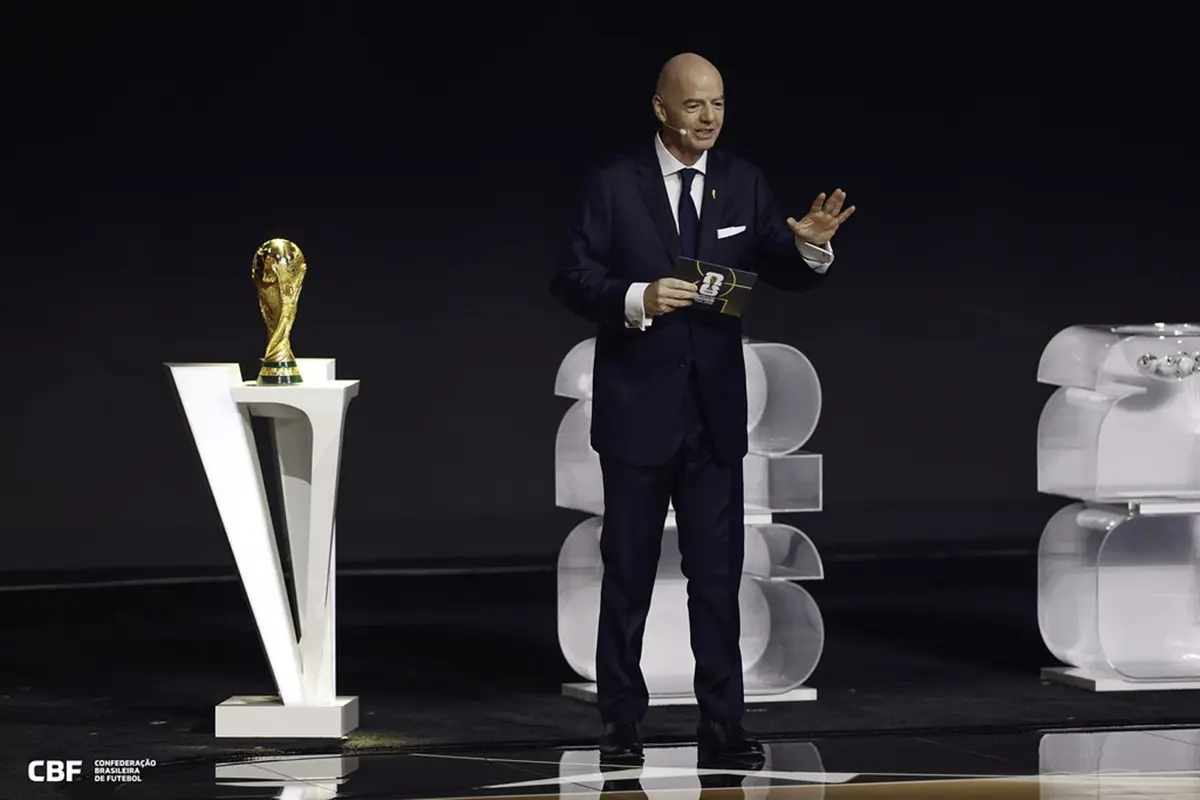 Presidente da Fifa defende preços dos ingressos da Copa do Mundo e cita alta demanda