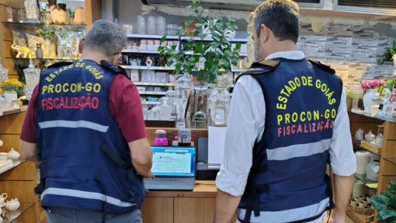 Procon autua 20 empresas por irregularidades na Black Friday