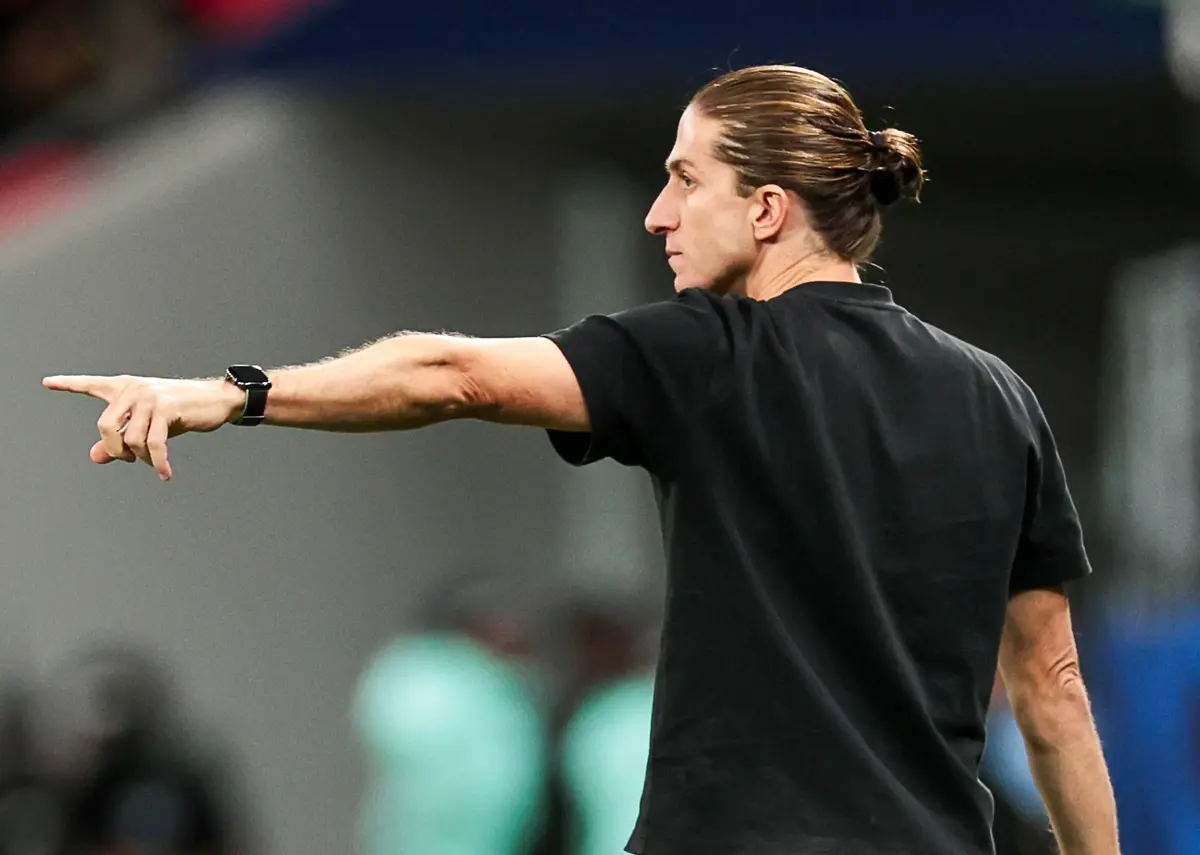 Renovação de Filipe Luís trava no Flamengo, e clube já avalia plano B