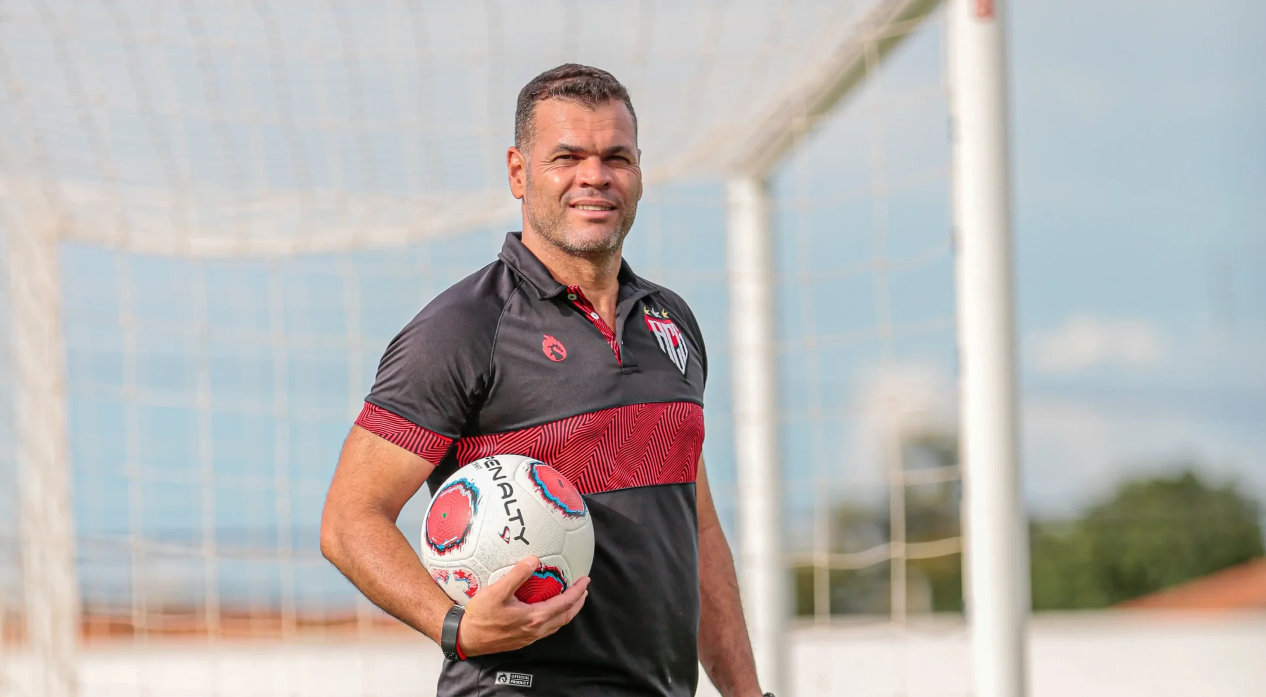 Saiba mais sobre Marcos Medeiros, o novo preparador de goleiros do Goiás