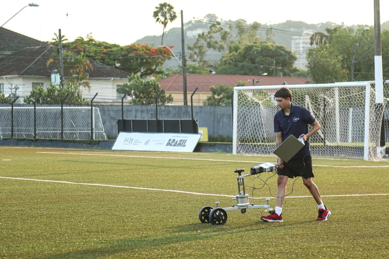 Santos adota gramado sintético no CT Rei Pelé
