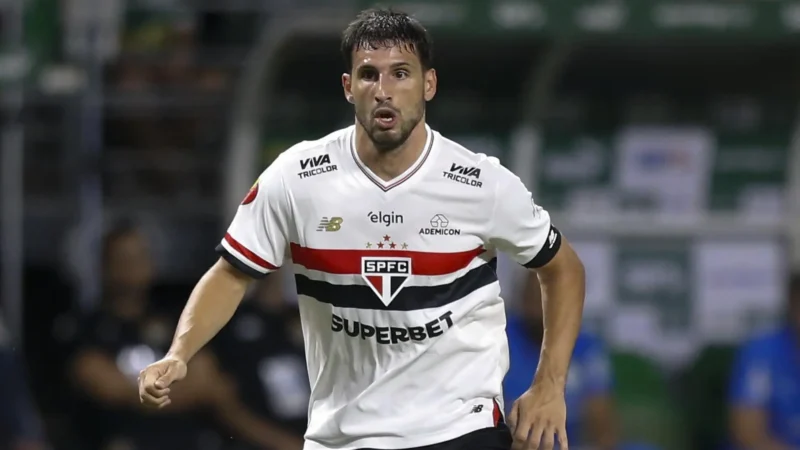 São Paulo sofre transfer ban por conta de dívida com ex-agente do atacante Calleri