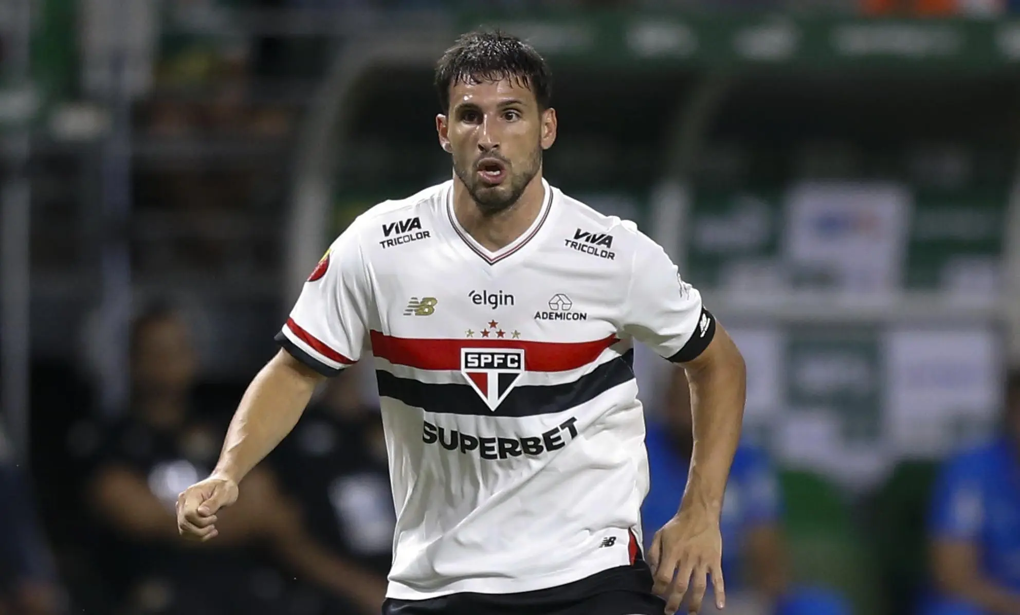 São Paulo sofre transfer ban por conta de dívida com ex-agente do atacante Calleri