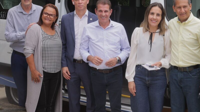 Vanderlan marca presença em Anápolis com visitas filantrópicas