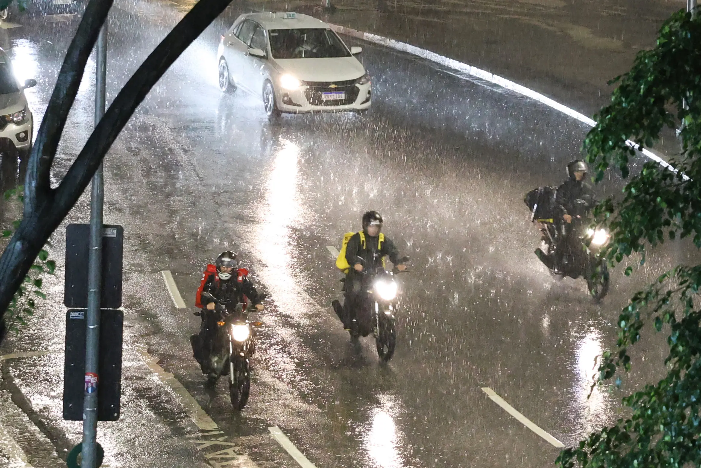 Verão começa neste domingo (21); veja onde mais choveu em Goiás na véspera