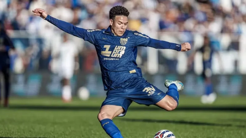 Vila Nova acerta contratação de Marquinhos Gabriel; lateral renova seu contrato