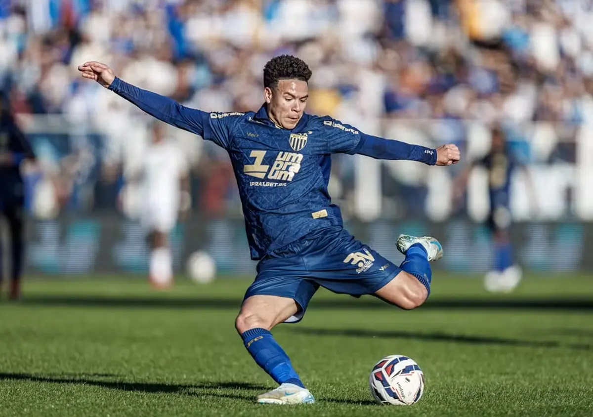 Vila Nova acerta contratação de Marquinhos Gabriel; lateral renova seu contrato