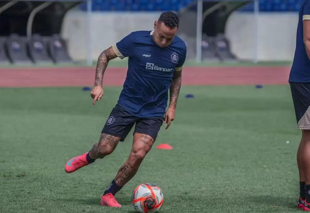 Vila Nova está próximo de anunciar a contratação do atacante Janderson, ex-Atlético Goianiense