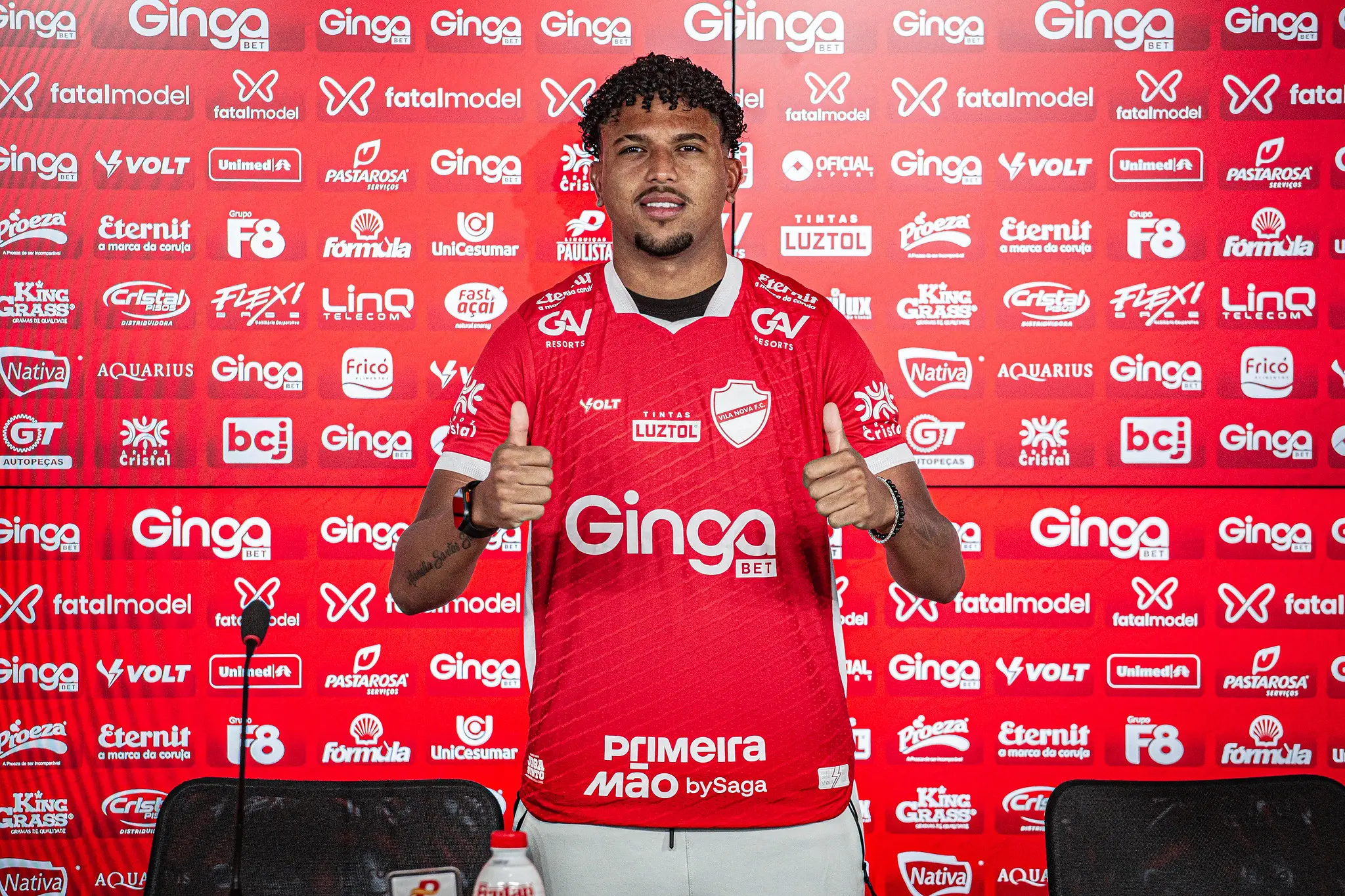 Vila Nova exerce compra do zagueiro Pedro Romano