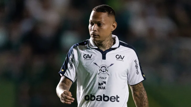 Vila Nova oficializa a contratação do atacante Janderson, ex-Remo