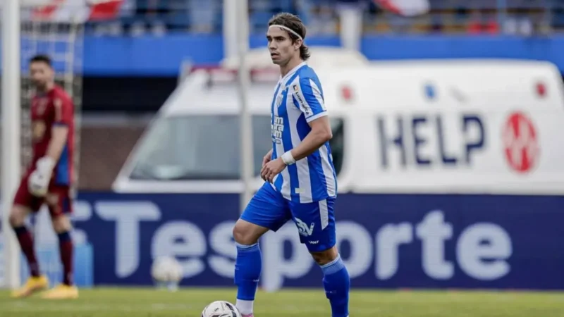 Volante Zé Ricardo do Avaí entra no radar do Goiás para próximo ano