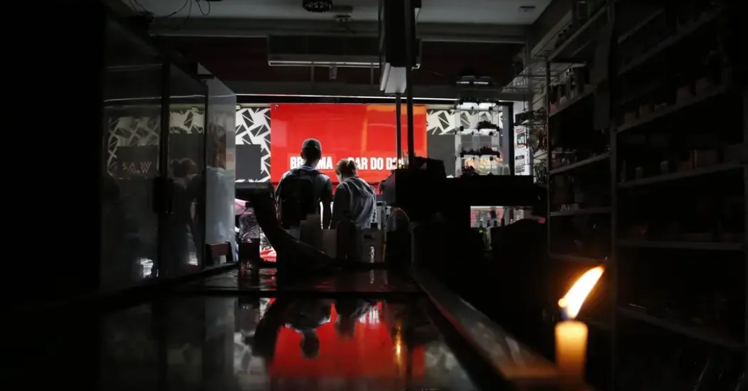 Após chuvas fortes, quase 160 mil casas ficam sem luz na Grande São Paulo