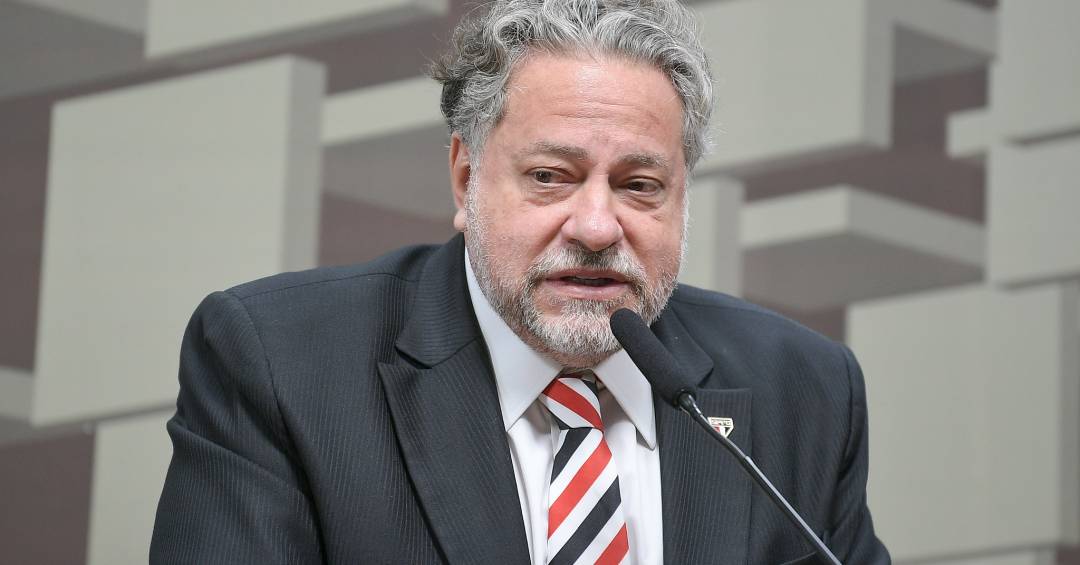 Em impeachment, namorada do presidente do São Paulo relata ameaças