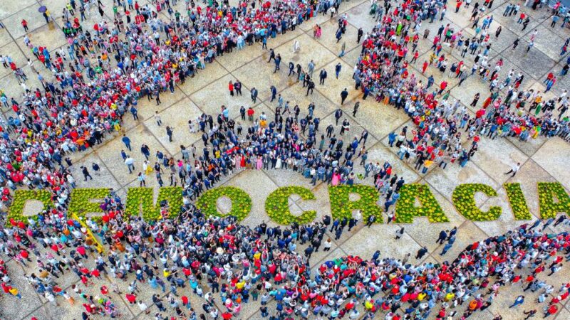 A participação dos militares no ato de Lula sobre os ataques de 8 de janeiro