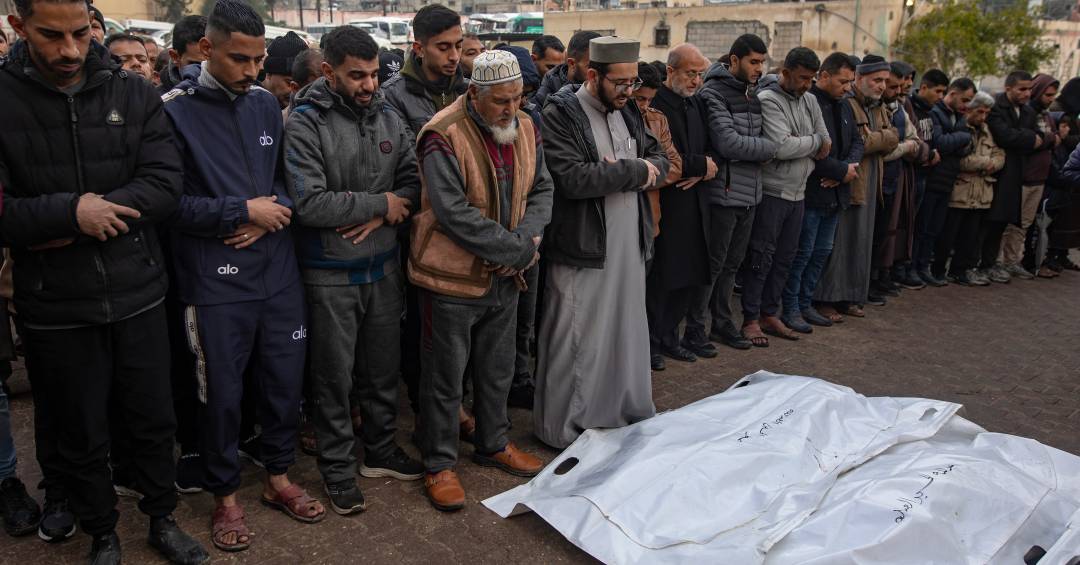 Ataques de Israel matam ao menos 13 em Gaza às vésperas de anúncio de Trump sobre trégua