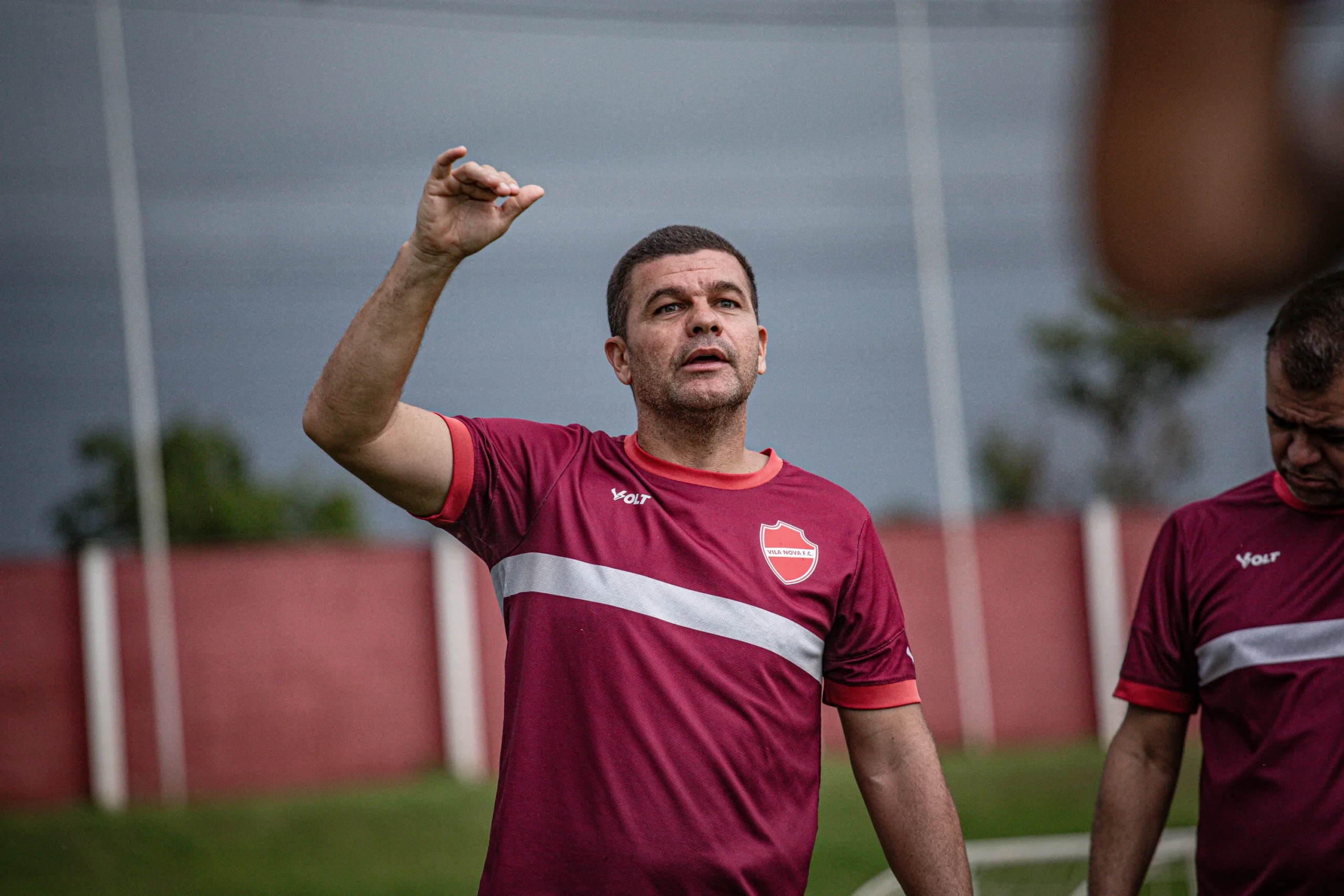 “A gente chega preparado para a estreia”, diz Louzer antes do primeiro jogo do ano
