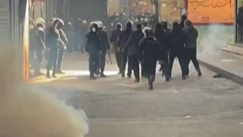 Chanceler alemão prevê que regime iraniano ‘vive últimos dias’; Trump discute ação em Teerã