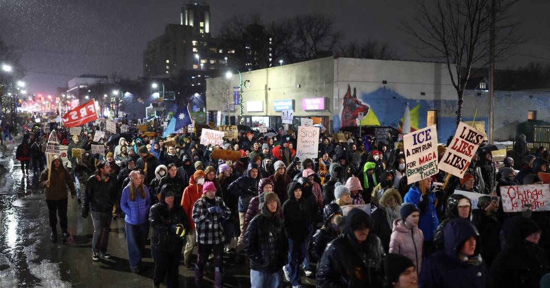 Duas pessoas são feridas por tiros de agentes federais dos EUA em Portland