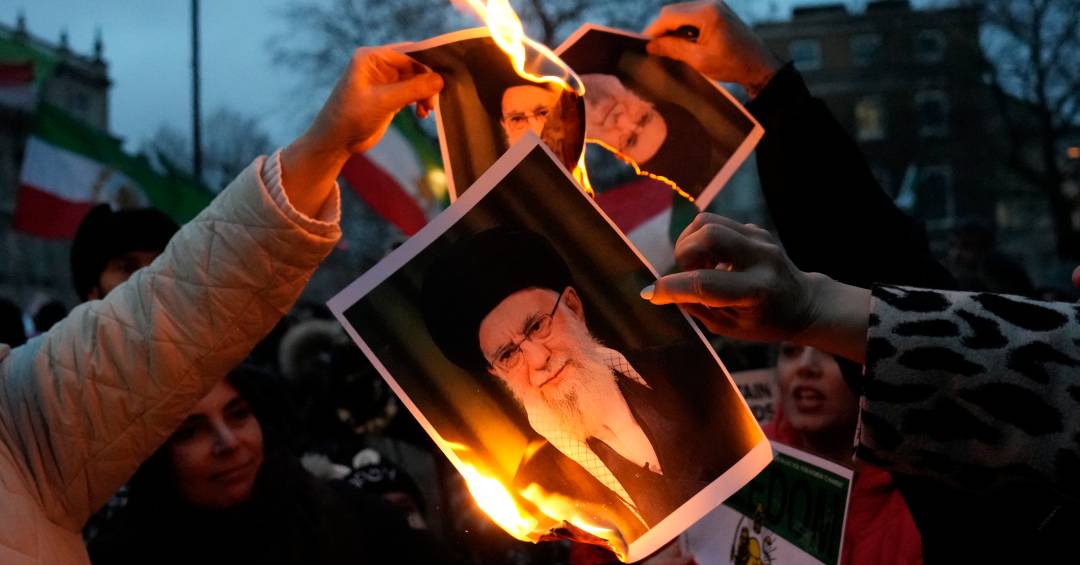 Aviso aos repressores: Trump está seriamente inclinado a interferir no Irã