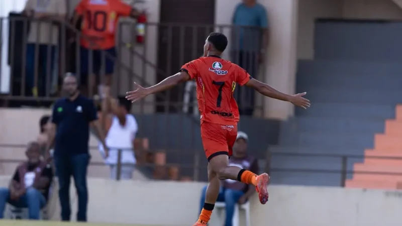 Abecat bate a Jataiense, chega à quarta vitória consecutiva e assume a vice-liderança