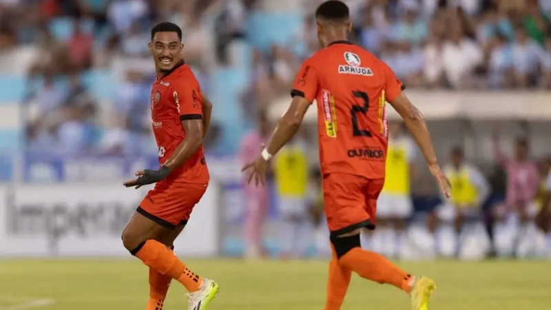 Abecat vence Crac fora de casa e chega a duas vitórias seguidas no Goianão