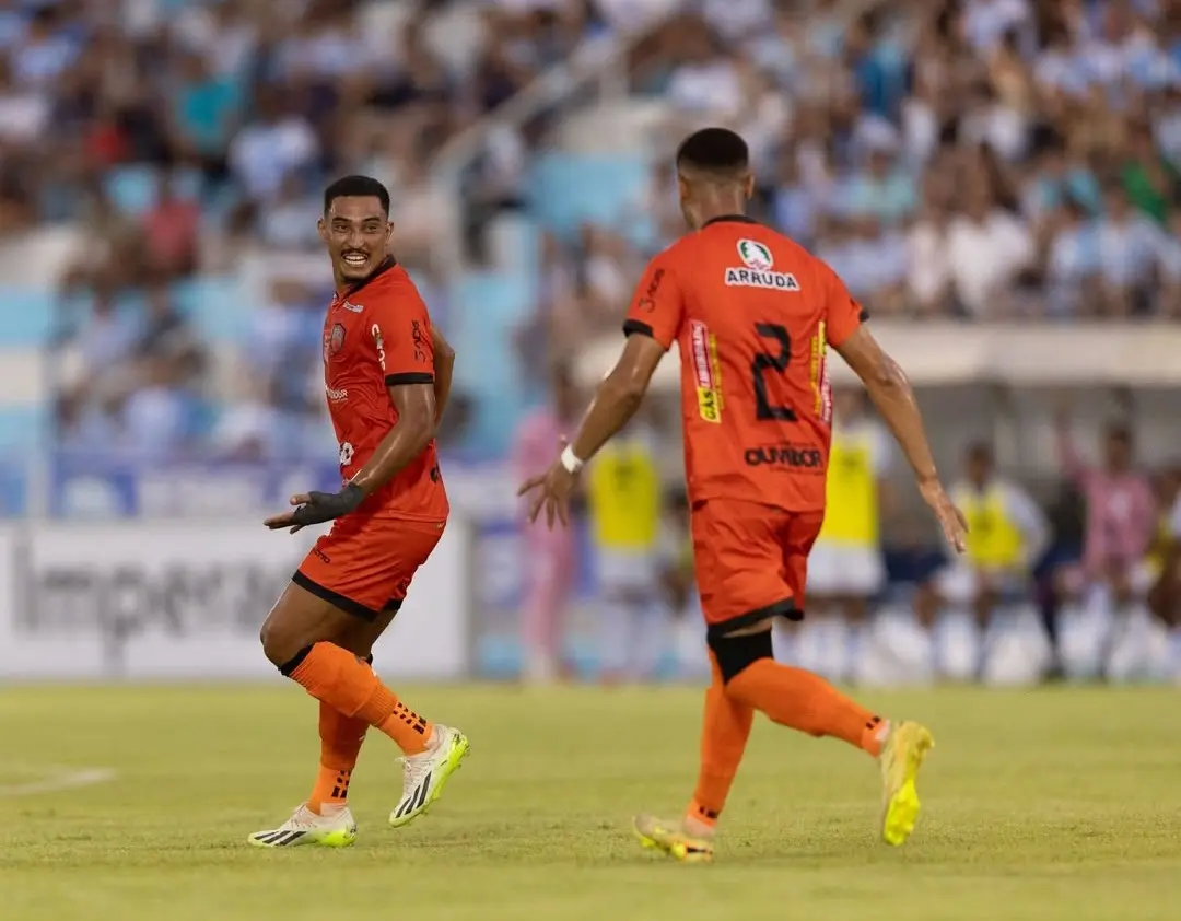 Abecat vence Crac fora de casa e chega a duas vitórias seguidas no Goianão