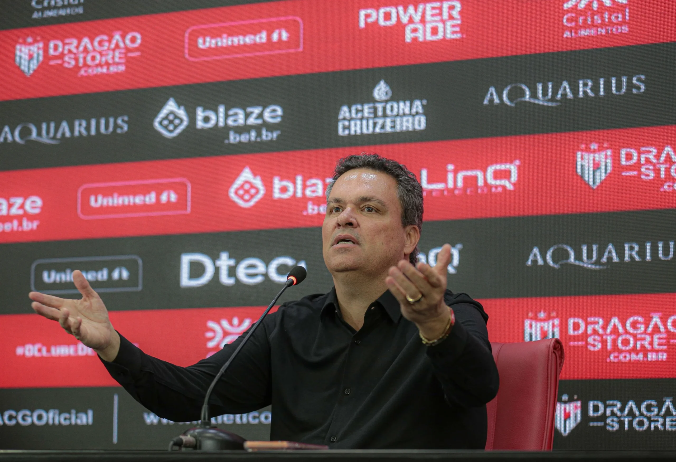 Adson critica média de público do Atlético em 2025: “Torcedor tem que criar vergonha e ir para o estádio”