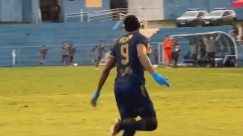 Aparecidense goleia Goiatuba e vence a primeira no Goianão