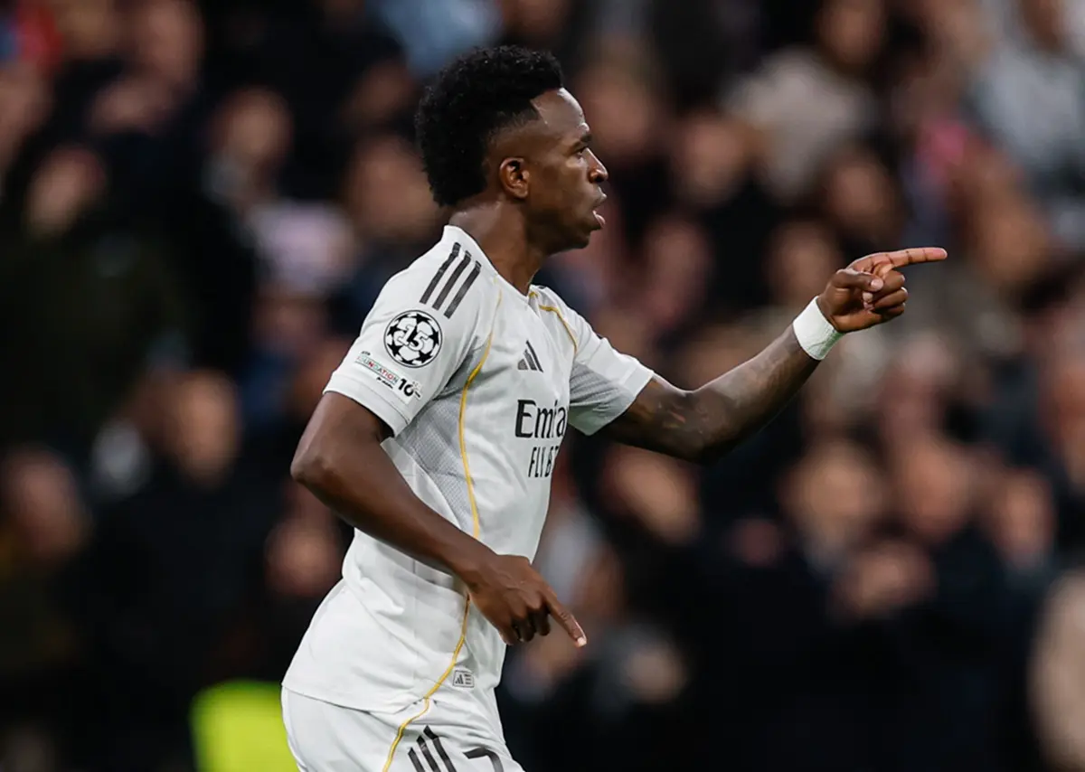 Arábia Saudita planeja investir em Vini Jr. e Mohamed Salah na próxima janela de transferência