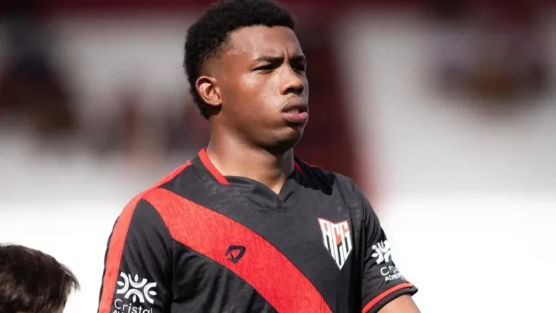 Atlético-GO renova com joia da base