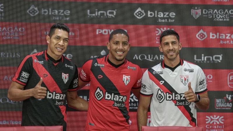 Atlético apresenta ex-Goiás, ex-Vila Nova e revelação do Vasco
