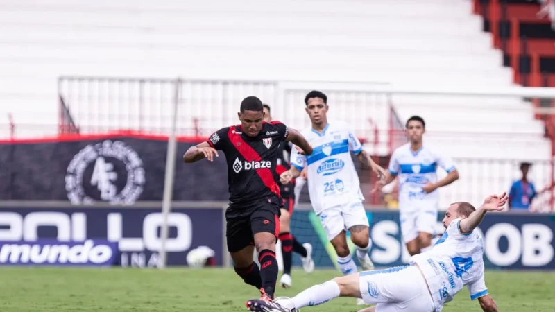 Atlético e Crac fazem jogo movimentado, mas ficam no empate sem gols