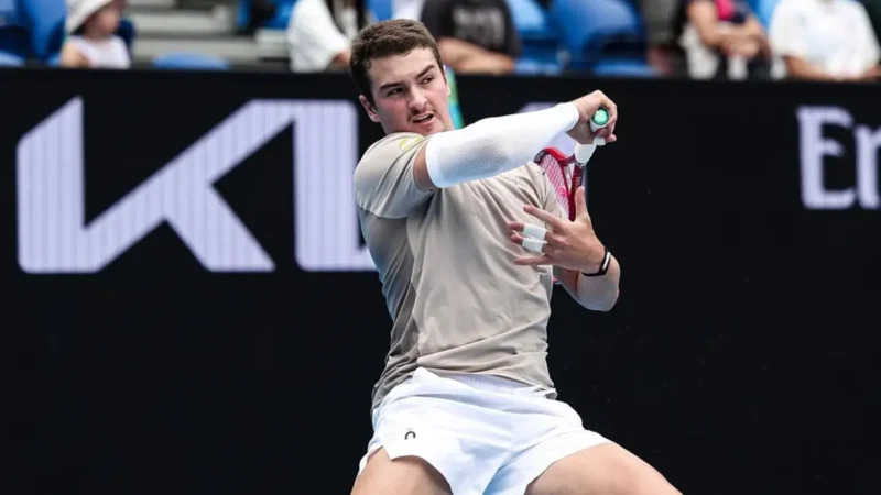 Australian Open: João Fonseca estreia contra americano e pode encarar Sinner na terceira rodada