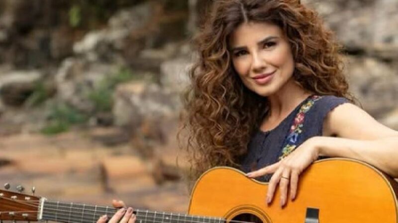 Paula Fernandes fala sobre viver avó em novela da Globo e machismo