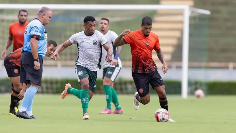 Clubes goianos realizam últimos testes antes de estreia no Goianão