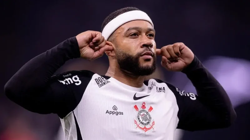 Com futuro indefinido no Corinthians, Depay desperta interesse no Oriente Médio
