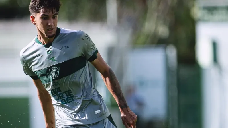 Confira quem é Lucas Rodrigues, destaque do Goiás no Goianão, que teve contrato renovado