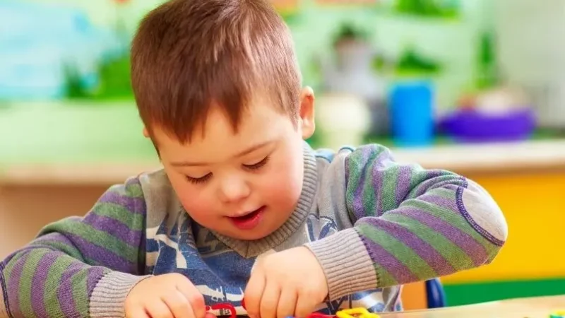 Congresso que vai debater o autismo em Goiânia reabre inscrições; evento ocorre de 18 a 19 de abril